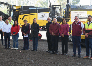 Entrega Presidencia trenes de repavimentación en Edomex
