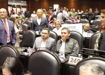 Avalan prohibir vapeadores entre alertas de que abre vía para el mercado negro