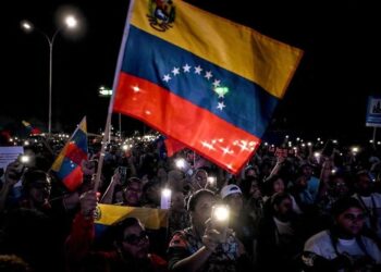 MADURO ORDENA PASAR A LA LUCHA ARMADA