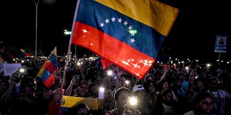 MADURO ORDENA PASAR A LA LUCHA ARMADA