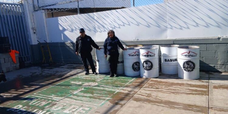 Instalan contenedores de basura en escuelas y áreas deportivas
