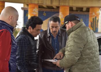 SUPERVISAN JAVIER LAMARQUE Y DELEGADO DE LA SICT PUENTE Y CRUCERO