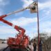 Se instalan 35 postes con lámparas en Periférico Sur