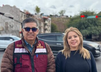 Activan semáforo preventivo en crucero del Bulevar 2000