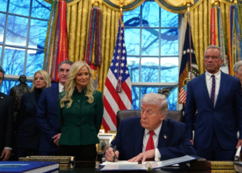 EU impondrá aranceles adicionales a países que envíen petróleo a La Habana