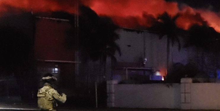 Murieron 3 bomberos en incendio de maquiladora en Matamoros