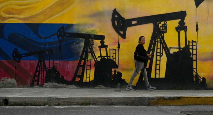 Trump cancela segunda ola de ataques contra Venezuela; gobierno de Caracas está cooperando, dice