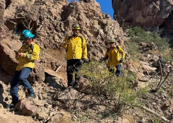 Muere hombre al caer del cerro Tetakawi en San Carlos