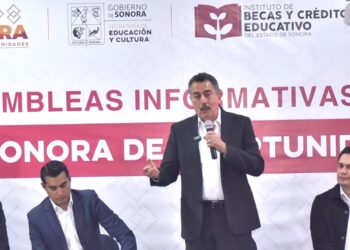 CONVIVE JAVIER LAMARQUE CON AUTORIDADES UNIVERSITARIAS EN ASAMBLEA INFORMATIVA DEL PROGRAMA BECAS SONORA