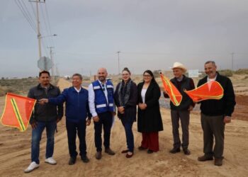 Alcalde da ‘banderazo’ de inicio a obra de pavimentación