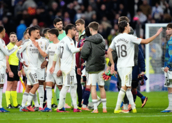 Real Madrid apaga incendio ante el Levante en debut de Arbeloa en La Liga