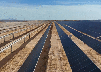 Beneficiarán 250 mil hogares con energía solar