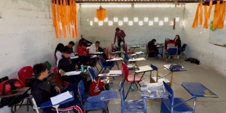 Escuelas populares, pilares de la educación en zonas marginadas
