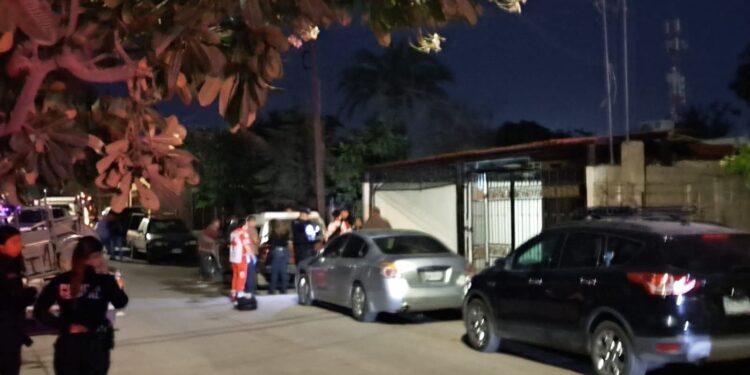 UN HOMBRE SE RESISTE A SER «LEVANTADO» Y LO EJECUTAN AFUERA DE SU CASA.