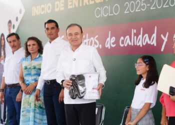 Durazo garantiza uniformes escolares a tiempo: amplía plazo de actualización de tallas