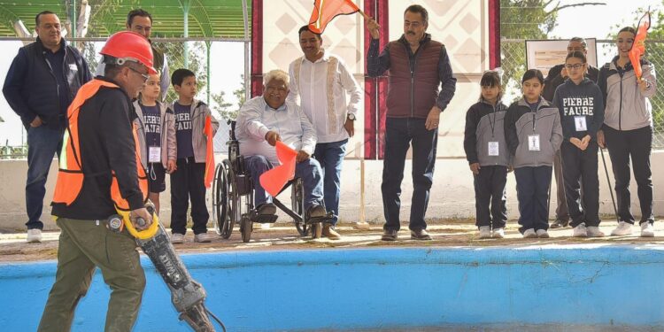 JAVIER LAMARQUE IMPULSA RECREACIÓN Y BIENESTAR SOCIAL CON CONSTRUCCIÓN DE CHAPOTEADERO