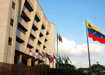 Venezuela libera a 116 presos en medio de la presión de EU