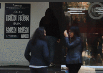 Mercados financieros con tono positivo; el peso extiende ganancias frente al dólar, a 17.87