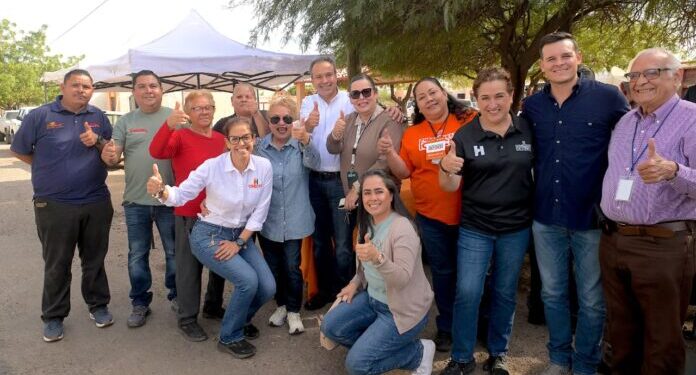 Ejerce Toño Astiazarán su voto en presupuesto CRECES, junto a familias de Real del Llano