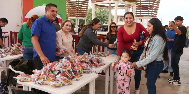 DISFRUTAN 9 MIL NAVOJOENSES DE ALEGRÍA DEL DÍA DE REYES CON MEGA ROSCA Y REGALOS