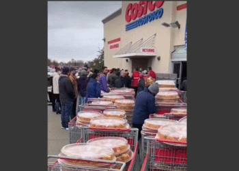 Costco Tijuana rechaza devolución de Roscas de Reyes.