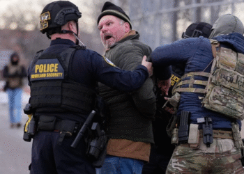 Elecciones internas en noviembre, prueba de fuego para sistema político de Trump