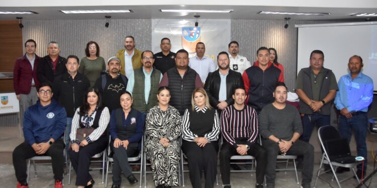 SE COORDINAN AYUNTAMIENTO Y SECTOR EDUCATIVO PARA DESFILE DEL “DÍA DE LA BANDERA”