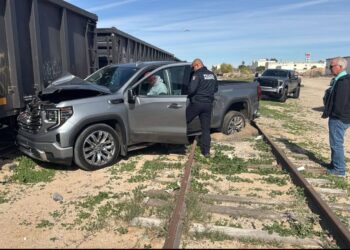 ESTADOUNIDENSE SE IMPACTA CONTRA VAGÓN DE TREN EN PUERTO PEÑASCO Y RESULTÓ LESIONADO