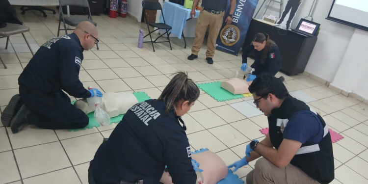 Paramédicos de la Policía Estatal continúan entrenamiento para fortalecer habilidades en prácticas de RCP