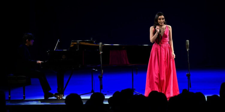 Ofrece FAOT una variedad entre la ópera y rock en su quinta noche