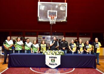 El presidente  Elías Retes  inaugura  la 22ª edición de la tradicional Copa Santa Fe.