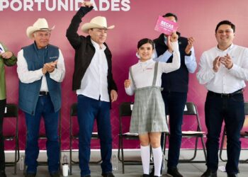 Alfonso Durazo lleva infraestructura hídrica y apoyos educativos a municipios del centro