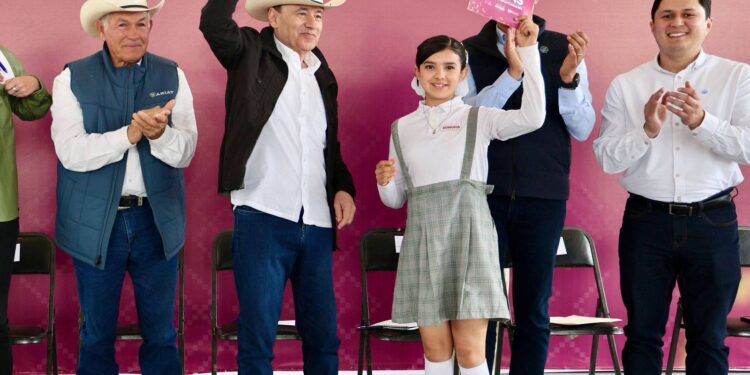 Alfonso Durazo lleva infraestructura hídrica y apoyos educativos a municipios del centro