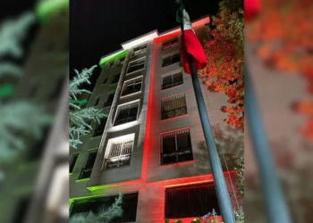 SRE llama a mexicanos en Oriente Medio a extremar precauciones tras ataques de Israel y EU a Irán