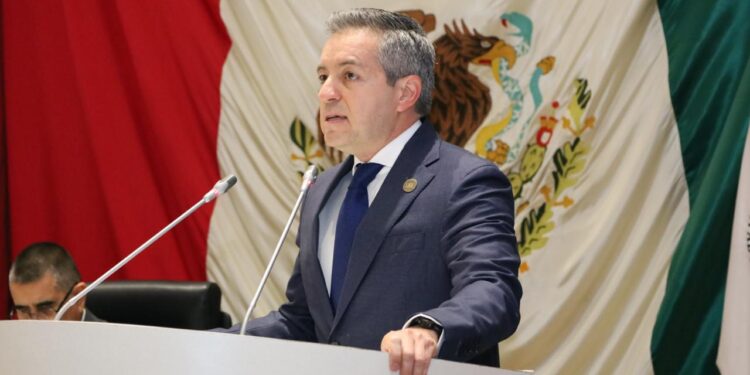 Las fugas de agua en Hermosillo deben solucionarse ya: Omar Del Valle Colosio