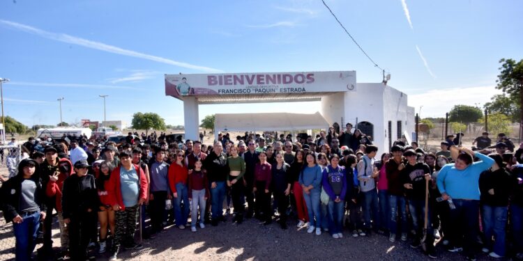 REALIZAN MEGA LIMPIEZA EN LA UNIDAD DEPORTIVA “PAQUÍN” ESTRADA