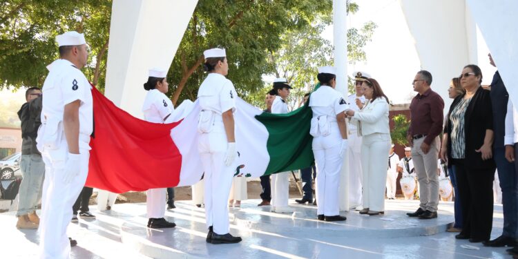 Realiza Ayuntamiento de Guaymas conmemoración del Día de la Bandera