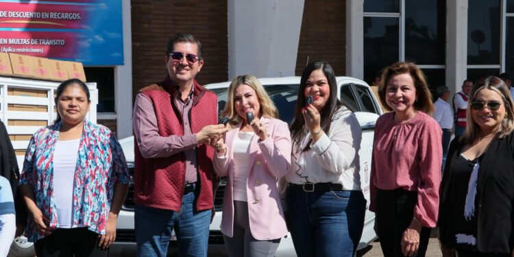 TIENE DIF NAVOJOA TRES CAMIONETAS NUEVAS PARA SUS PROGRAMAS ASISTENCIALES