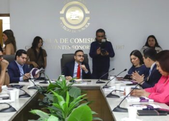 Evacuan tienda tras daño a transformador al norte de Hermosillo