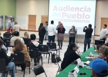 EN AUDIENCIA DEL PUEBLO APOYA JAVIER LAMAQUE CON VIAJE A LA CIUDAD DE MÉXICO A JÓVENES DE LA UNIVERSIDAD DE VÍCAM