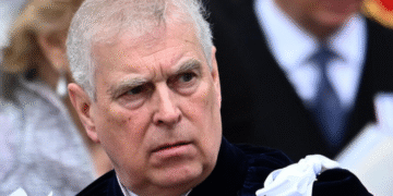 Realeza británica en nueva crisis: Andrés, detenido 11 horas por escándalo Epstein