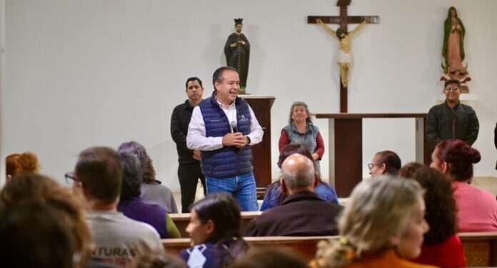 Apoya Toño Astiazarán a comunidad de San Ignacio Loyola con entrega de obra