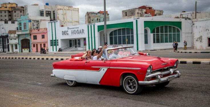 «No se puede ahorcar a un pueblo así, es muy injusto», dice Sheinbaum sobre Cuba