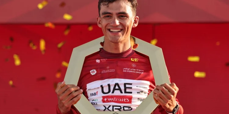 Isaac del Toro, campeón del Tour de UAE
