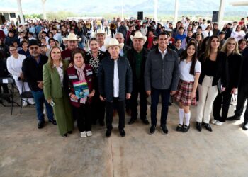 Entrega Gobernador Durazo telebachillerato en Nácori Chico y garantiza becas a estudiantes