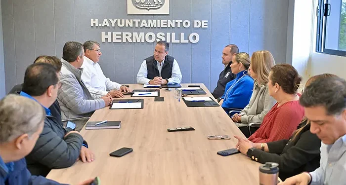 Impulsan desarrollo ordenado de la ciudad; El presidente municipal, Antonio Astiazarán y el Colegio de Ingenieros Civiles de Sonora