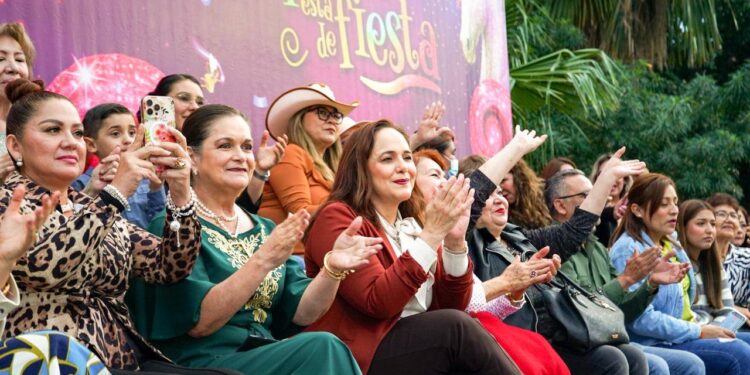 Continúa desfile de carros alegóricos y comparsas del Carnaval Guaymas 2026 «El pueblo está de fiesta