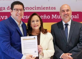 Recibe Ayuntamiento de Guaymas reconocimiento de la Guía Consultiva de Desempeño Municipal