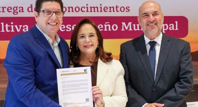 Recibe Ayuntamiento de Guaymas reconocimiento de la Guía Consultiva de Desempeño Municipal