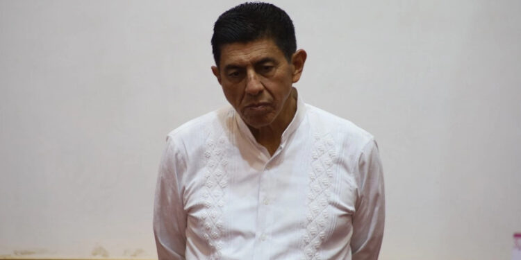 Jara cesa a 12 de su gabinete tras consulta de revocación